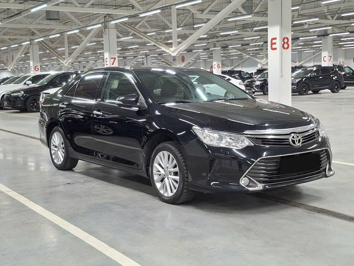 Toyota Camry с пробегом — 2015 год. Фото: #2