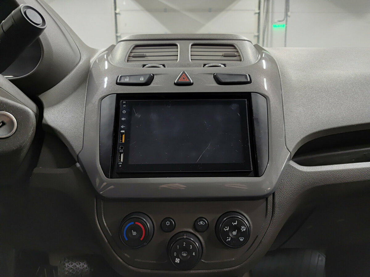 Chevrolet Cobalt с пробегом — 2013 год. Фото: #12