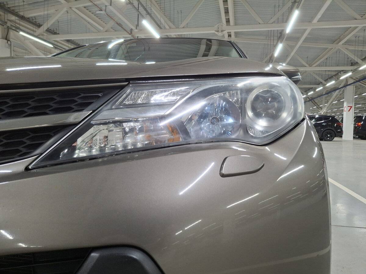 Toyota RAV4 с пробегом — 2013 год. Фото: #15