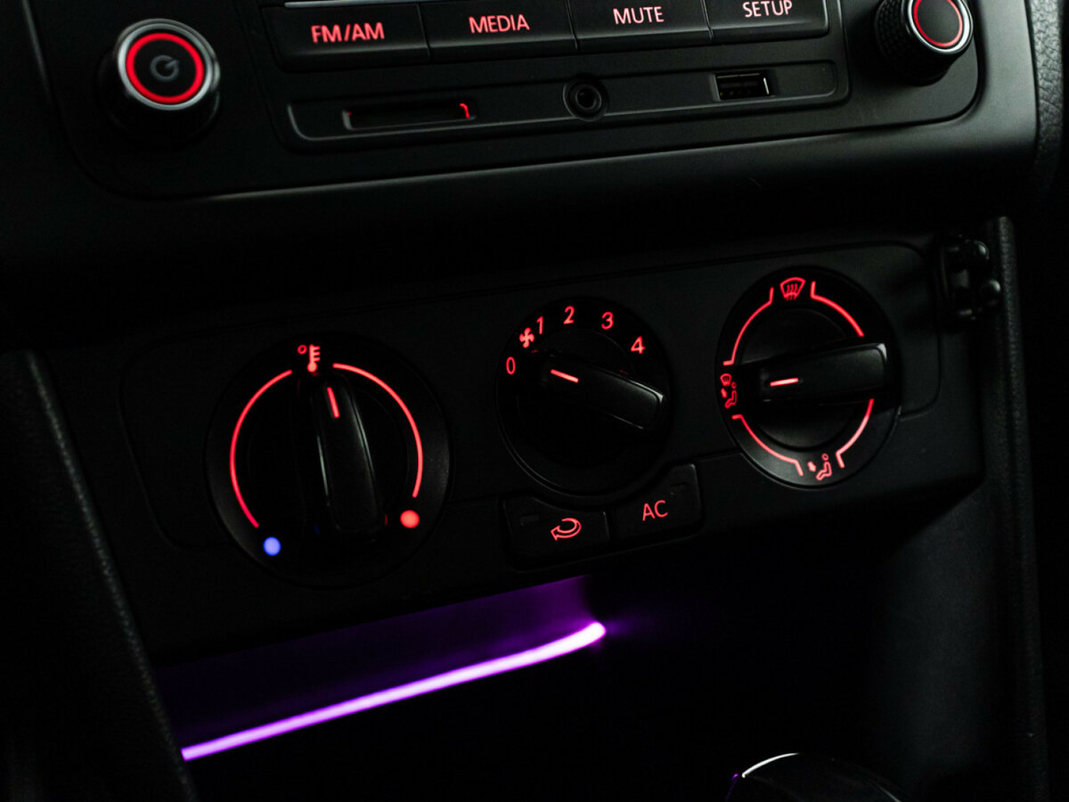 Volkswagen Polo с пробегом — 2013 год. Фото: #14