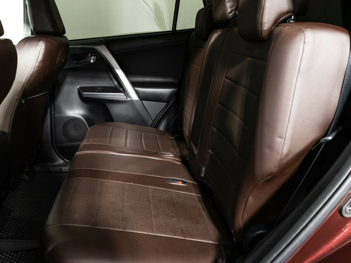 Toyota RAV4 с пробегом — 2016 год. Фото: #7