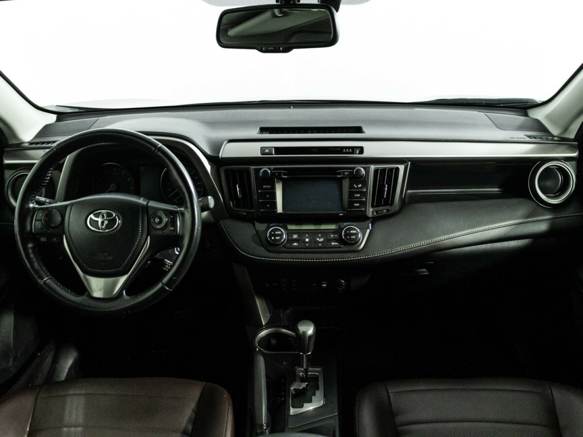 Toyota RAV4 с пробегом — 2016 год. Фото: #10