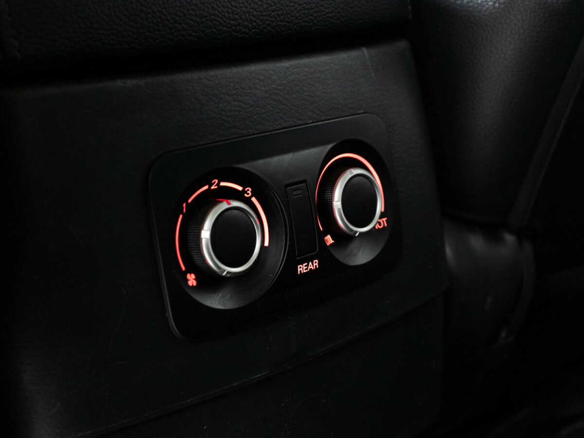 Mitsubishi Pajero с пробегом — 2015 год. Фото: #17