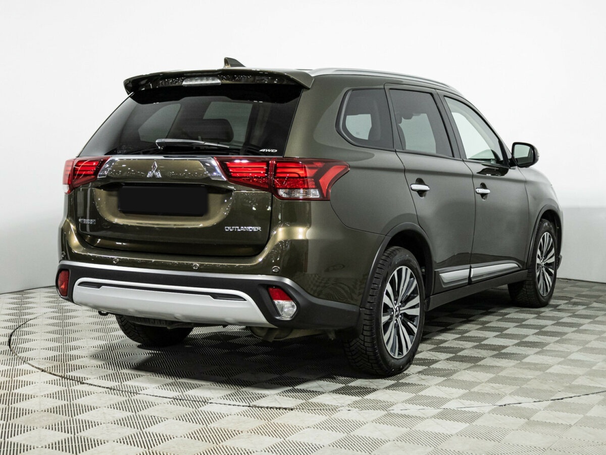 Mitsubishi Outlander с пробегом — 2020 год. Фото: #3