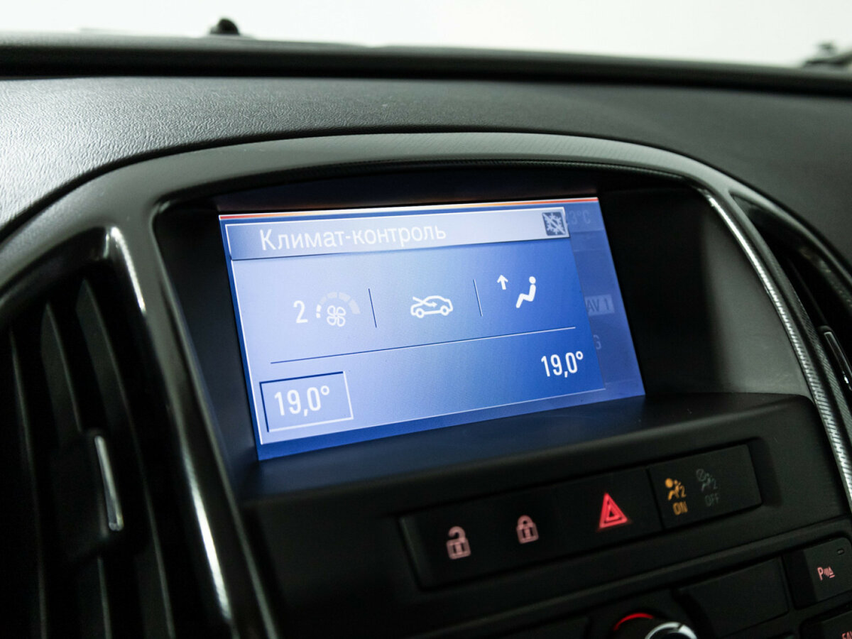 Opel Astra с пробегом — 2012 год. Фото: #15