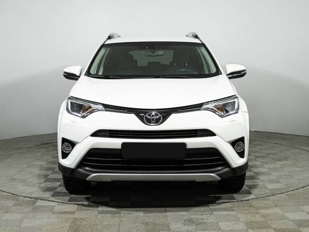 Toyota RAV4 с пробегом — 2016 год. Фото: #1