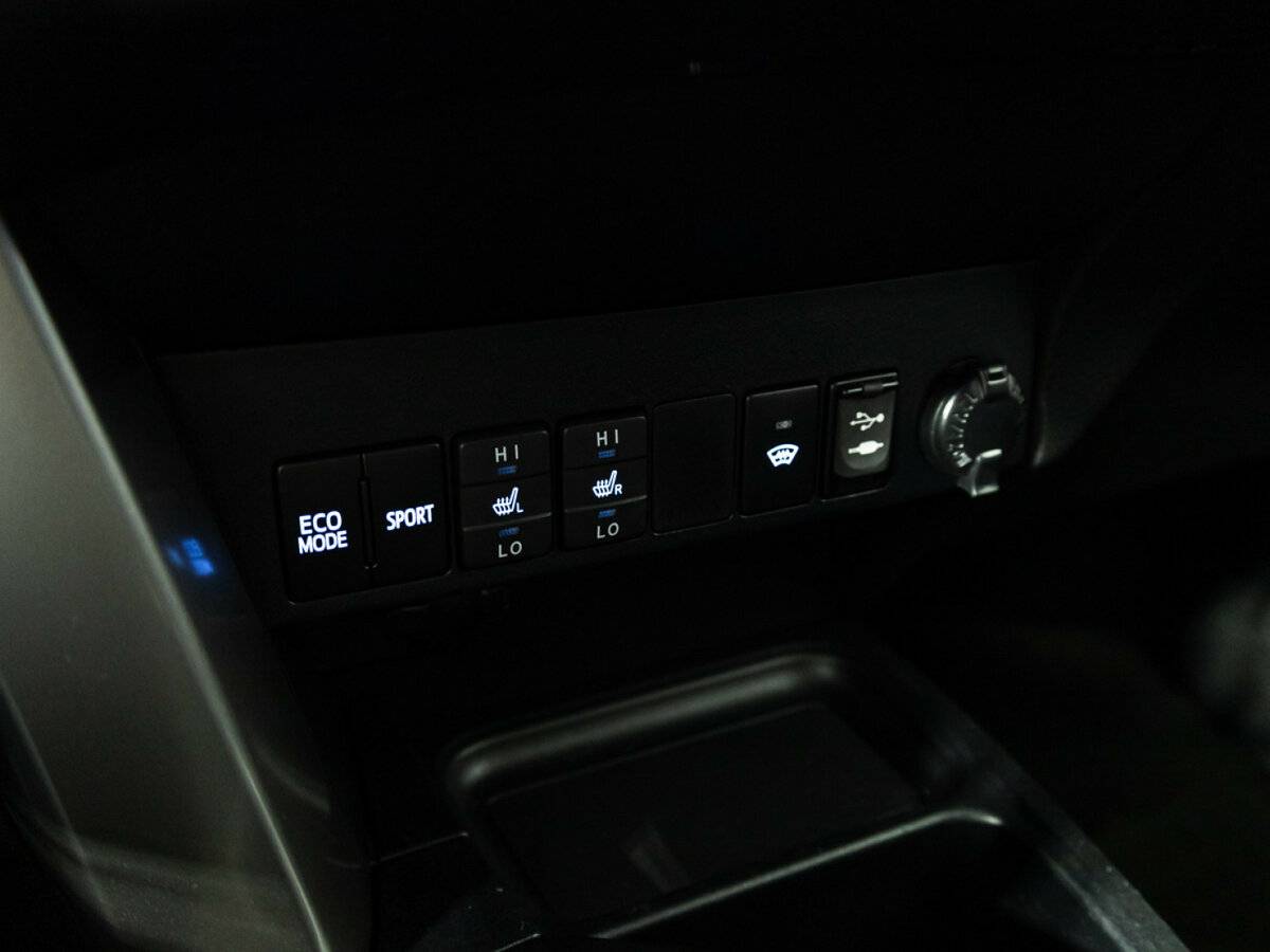 Toyota RAV4 с пробегом — 2016 год. Фото: #15