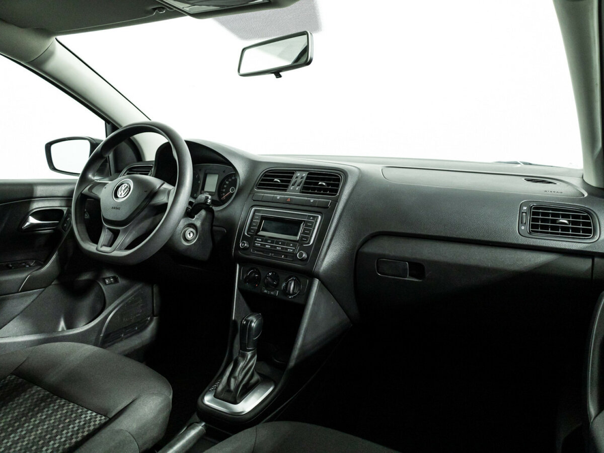 Volkswagen Polo с пробегом — 2019 год. Фото: #8