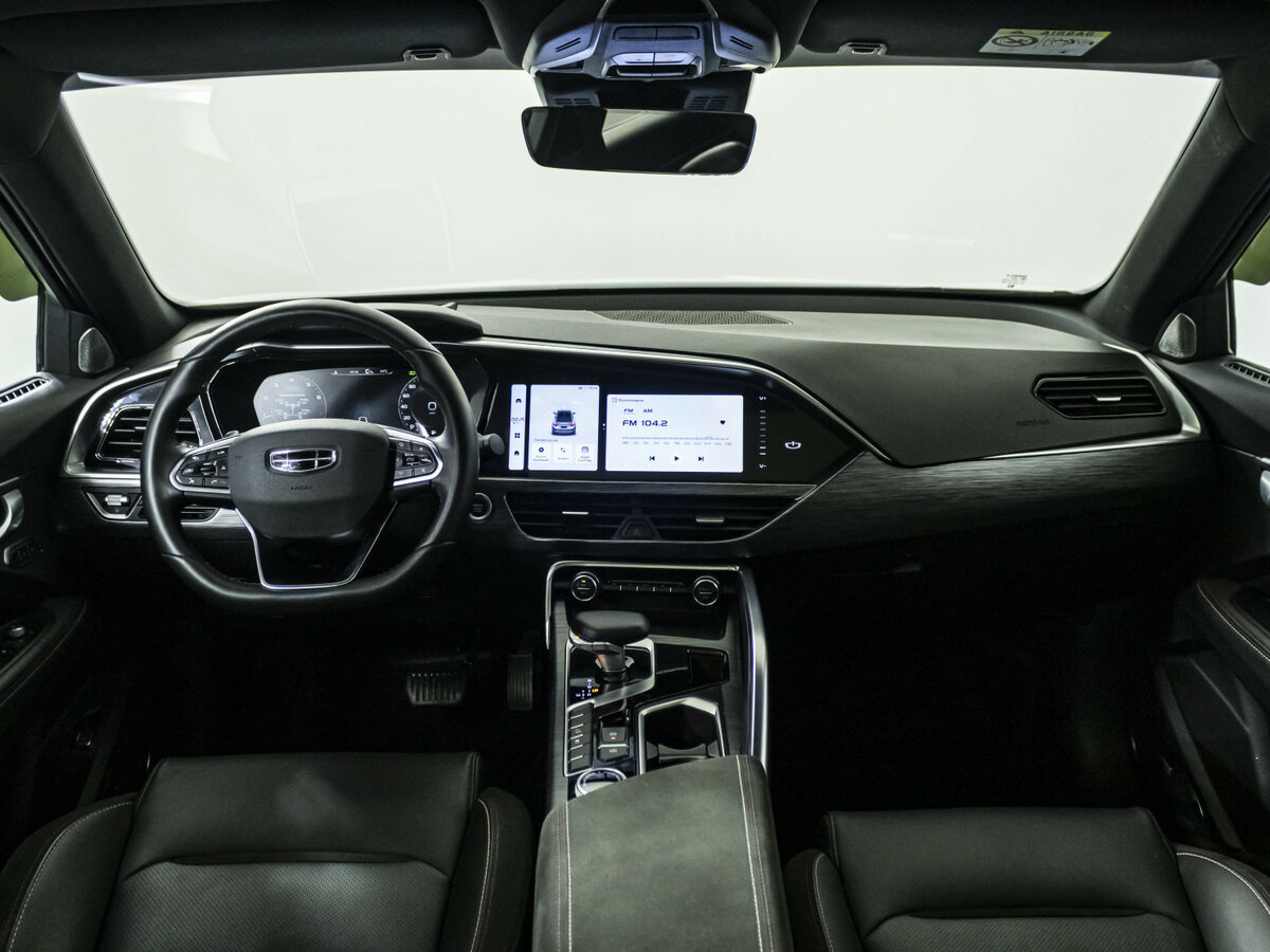 Geely Tugella с пробегом — 2023 год. Фото: #11