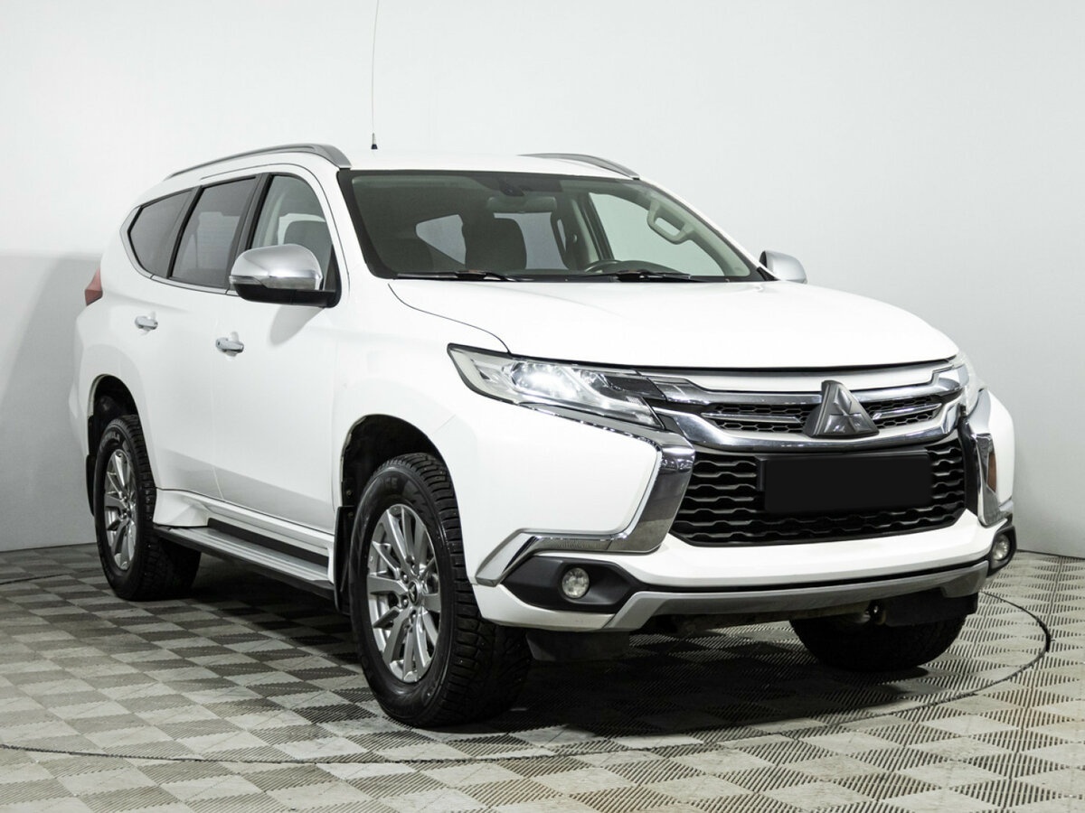 Mitsubishi Pajero Sport с пробегом — 2018 год. Фото: #2