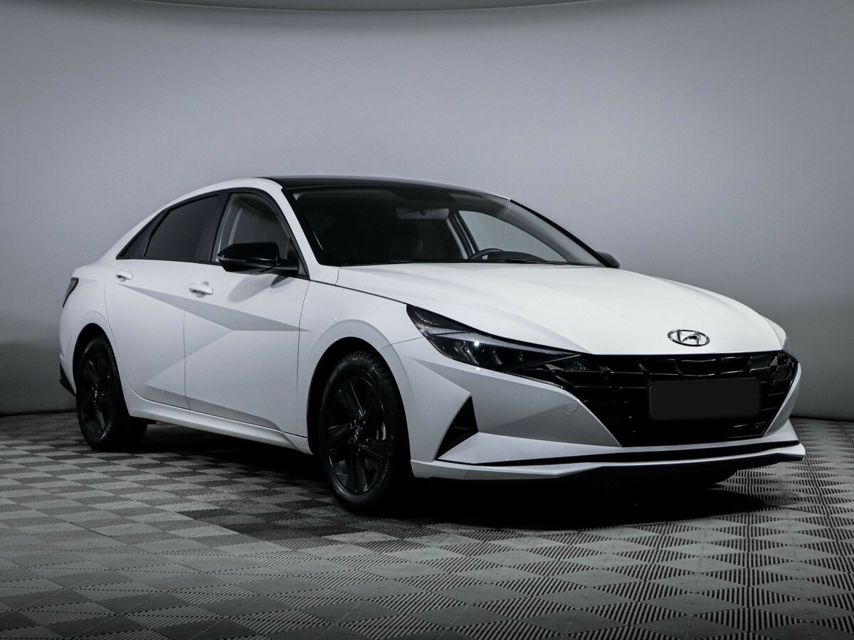 Hyundai Elantra с пробегом — 2023 год. Фото: #2