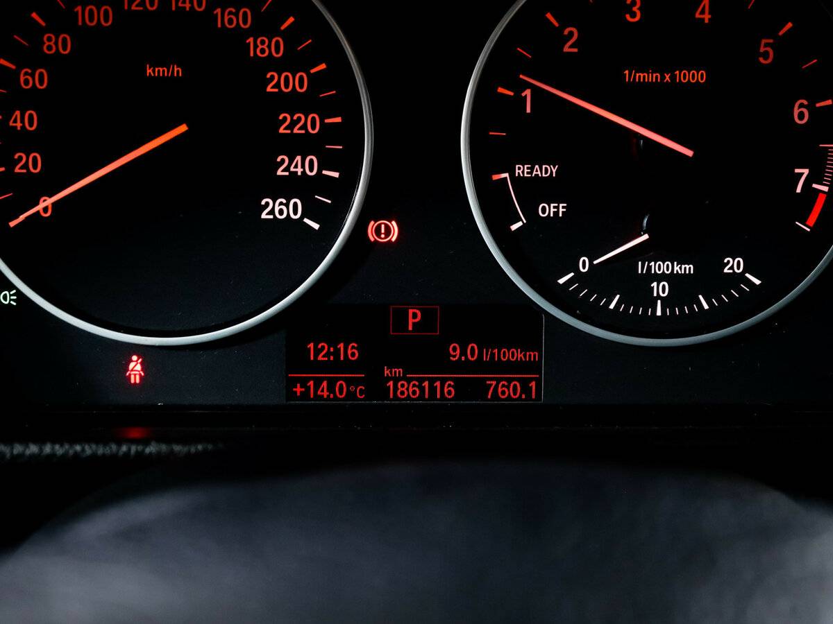 BMW 3 серии с пробегом — 2018 год. Фото: #10