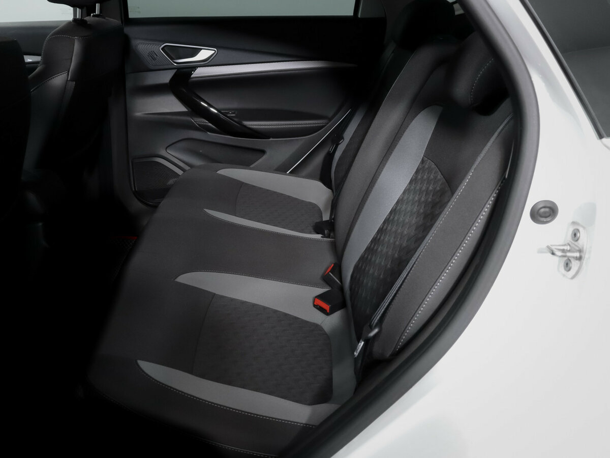 Lada (ВАЗ) Vesta с пробегом — 2023 год. Фото: #7