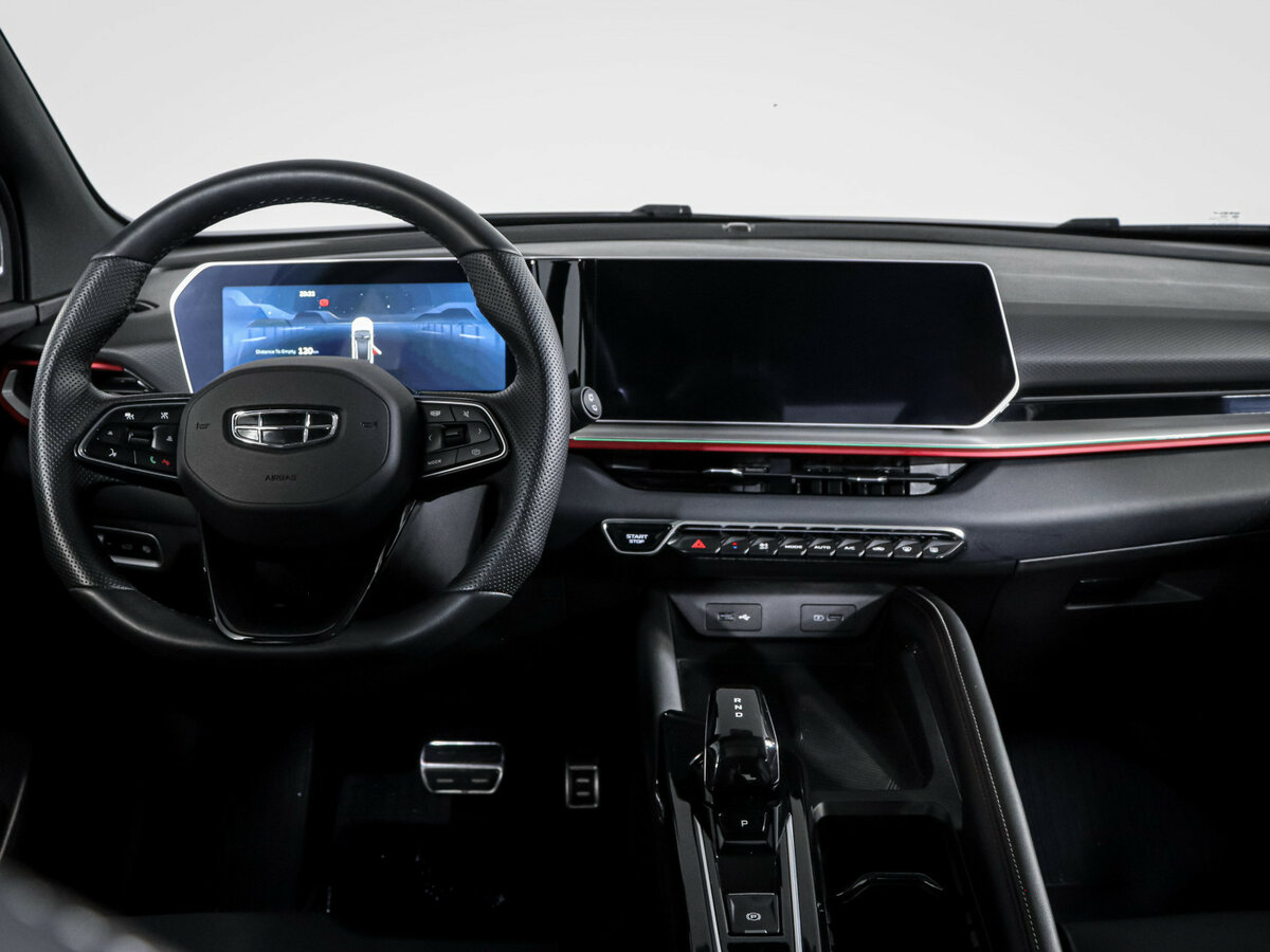 Geely Coolray с пробегом — 2024 год. Фото: #8