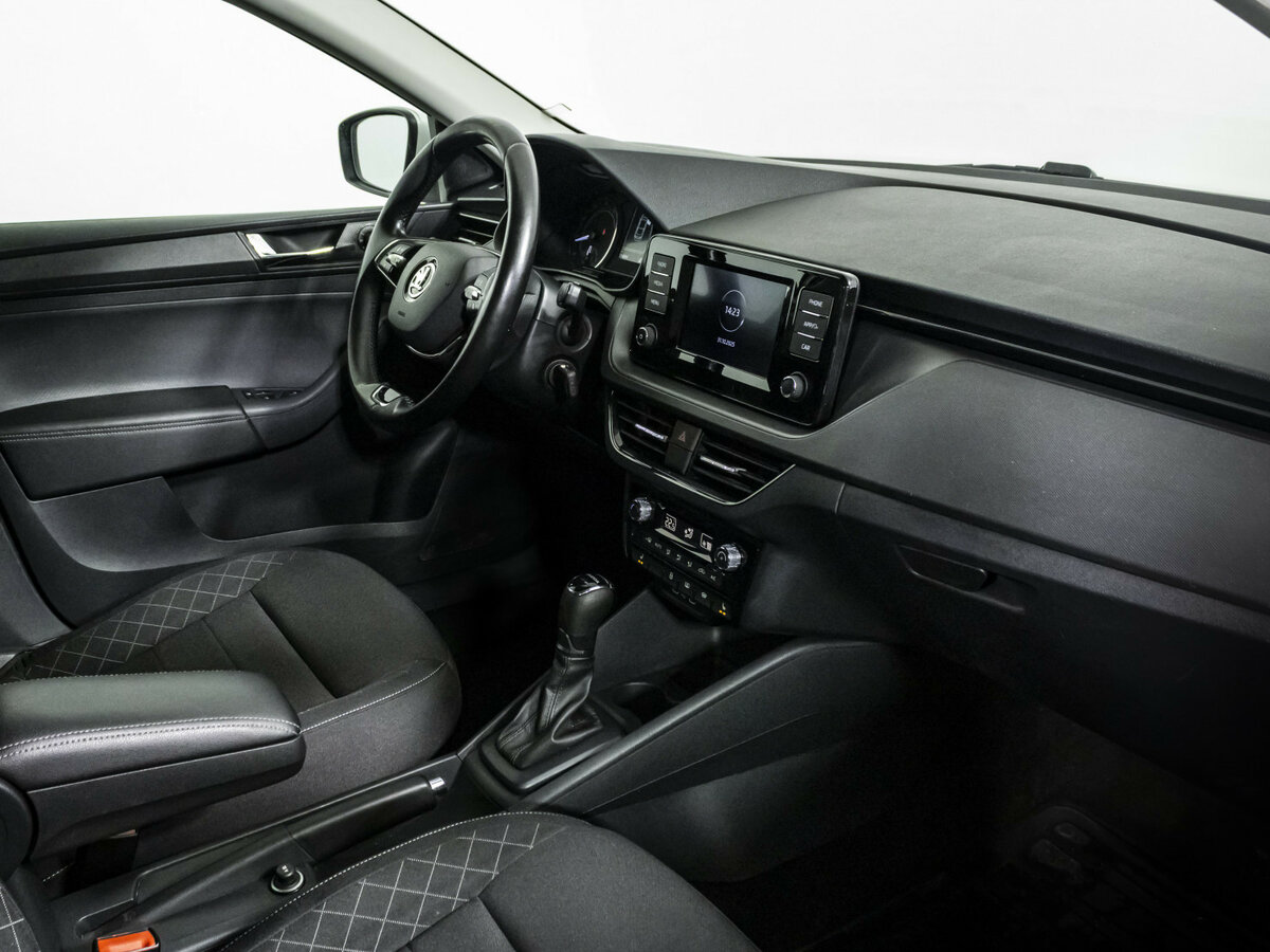 Skoda Rapid с пробегом — 2021 год. Фото: #6