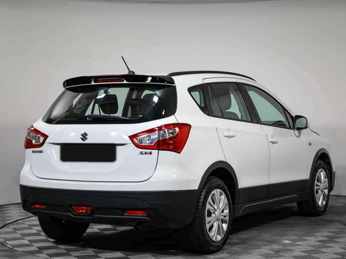 Suzuki SX4 с пробегом — 2017 год. Фото: #3