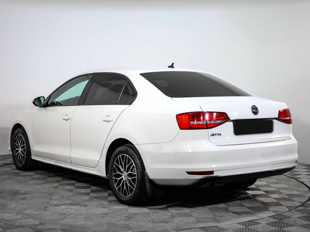 Volkswagen Jetta с пробегом — 2015 год. Фото: #5