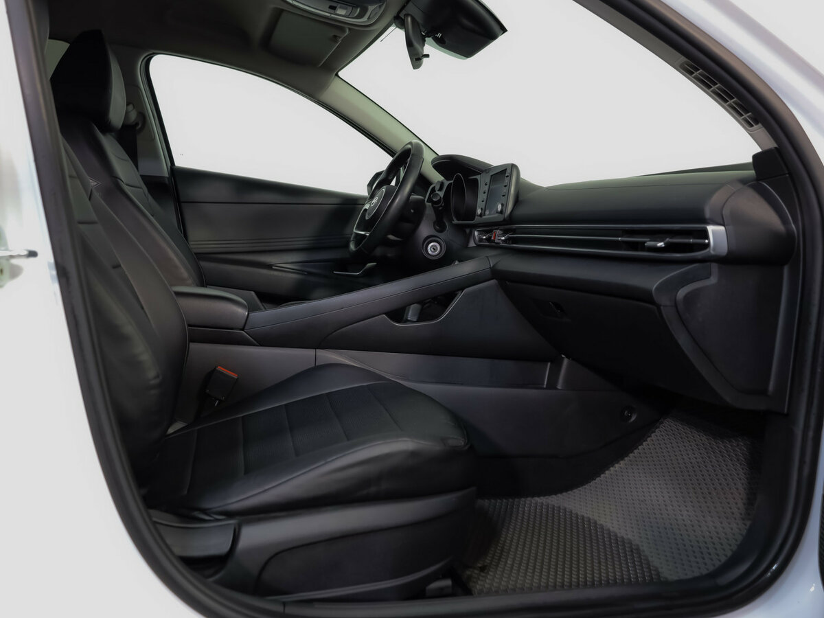 Hyundai Elantra с пробегом — 2021 год. Фото: #15