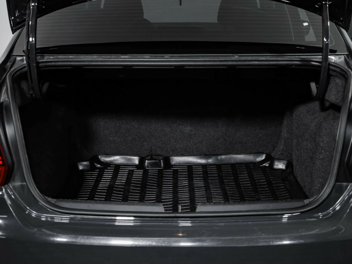 Volkswagen Polo с пробегом — 2018 год. Фото: #19