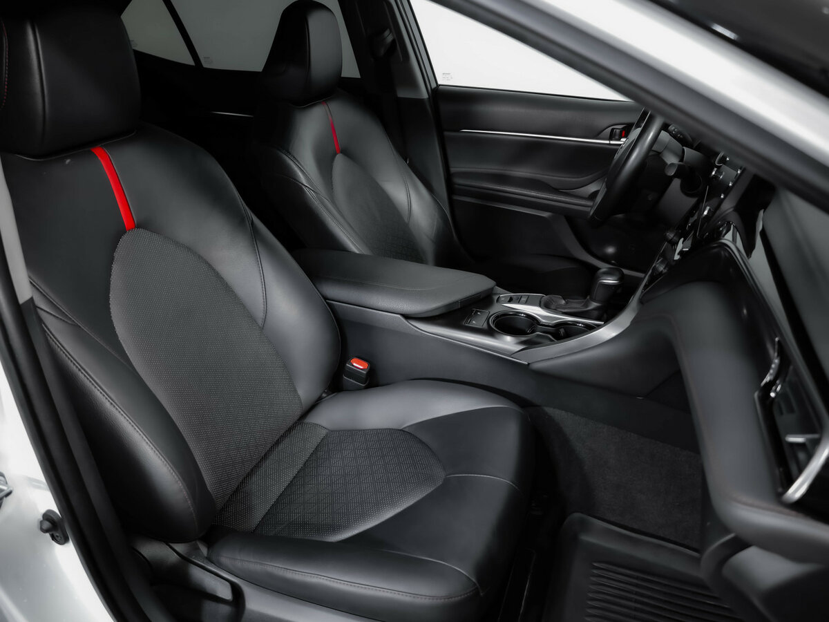 Toyota Camry с пробегом — 2021 год. Фото: #21