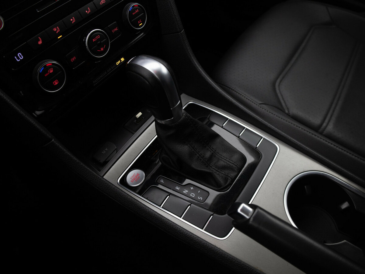 Volkswagen Passat с пробегом — 2020 год. Фото: #9