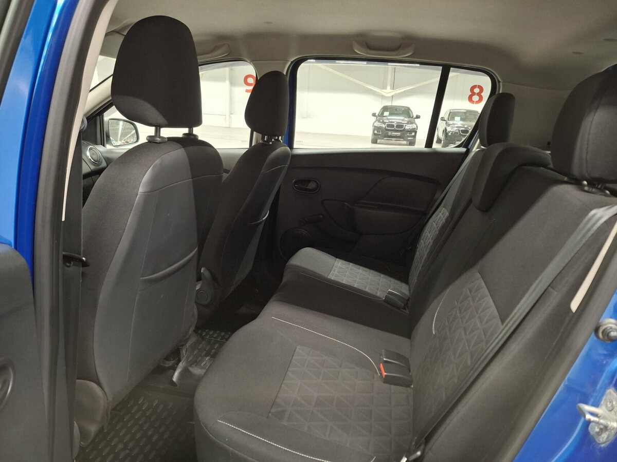 Renault Sandero с пробегом — 2016 год. Фото: #11