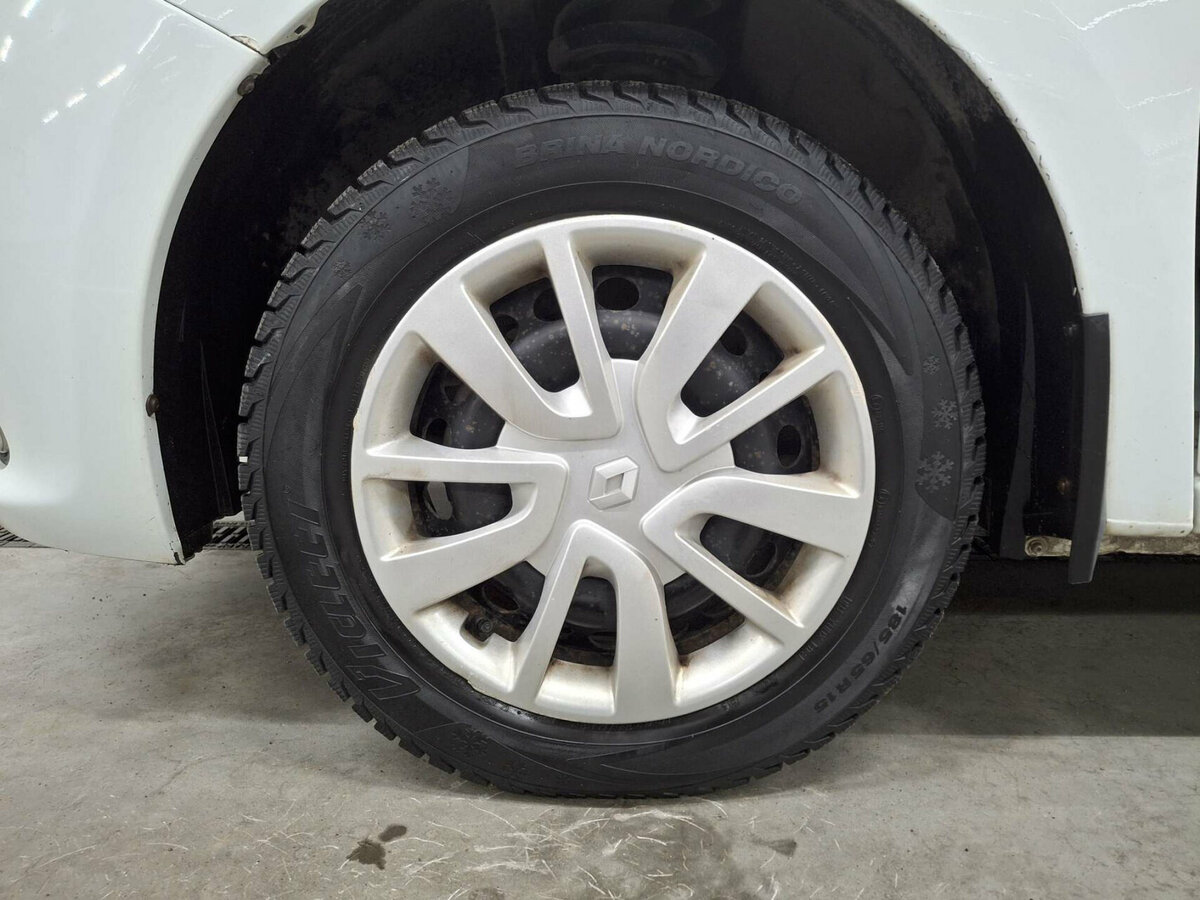 Renault Logan с пробегом — 2017 год. Фото: #17