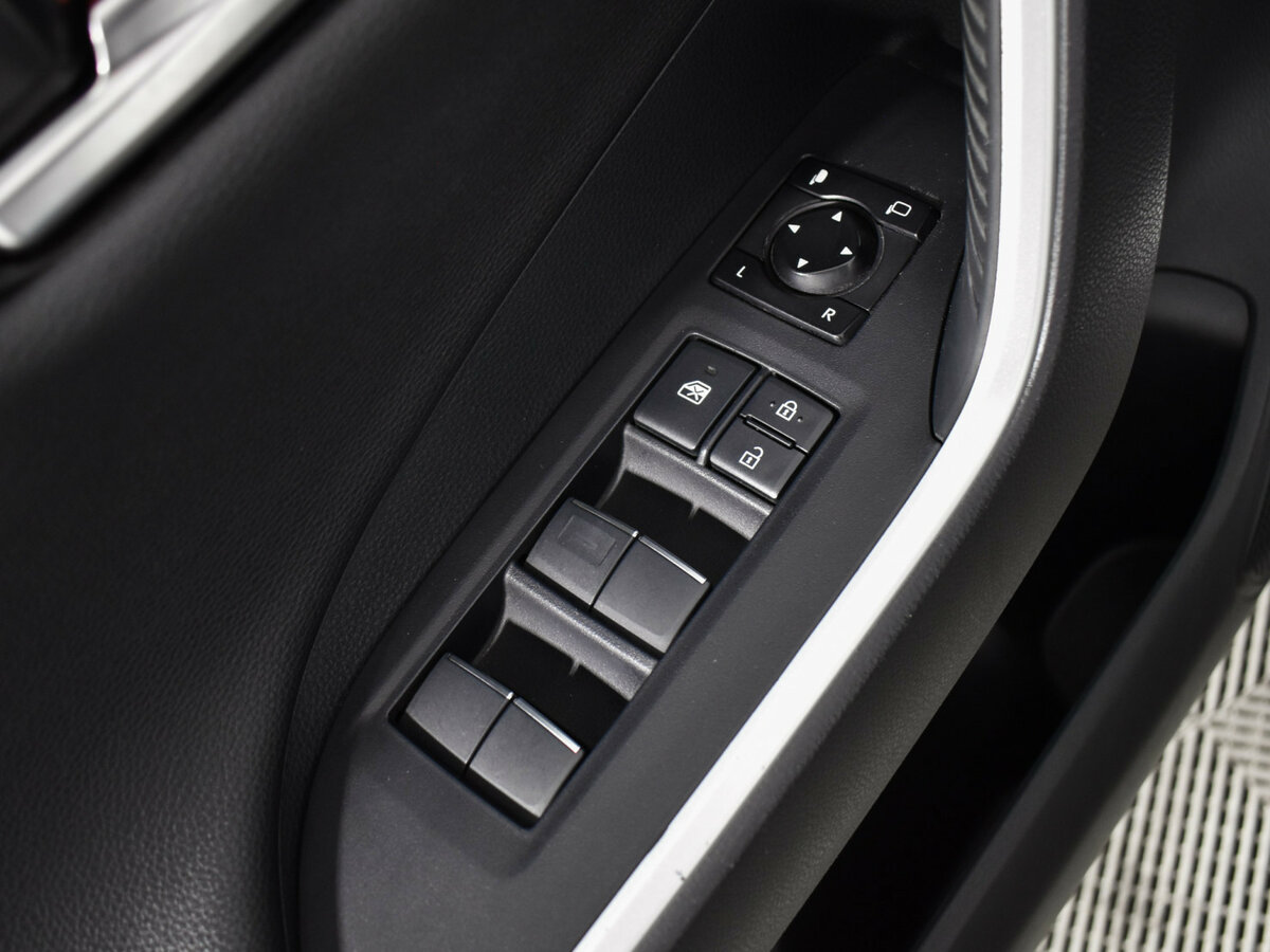 Toyota RAV4 с пробегом — 2019 год. Фото: #17