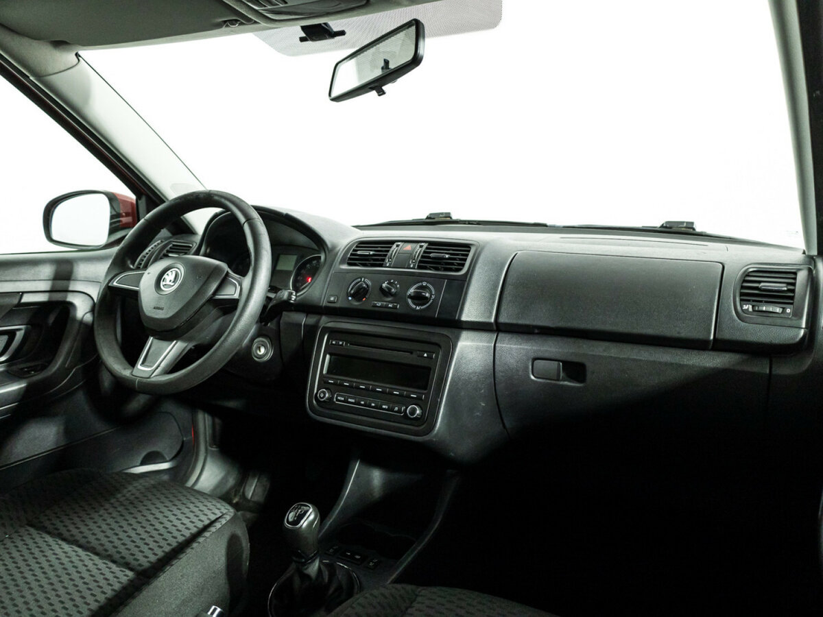 Skoda Fabia с пробегом — 2014 год. Фото: #6