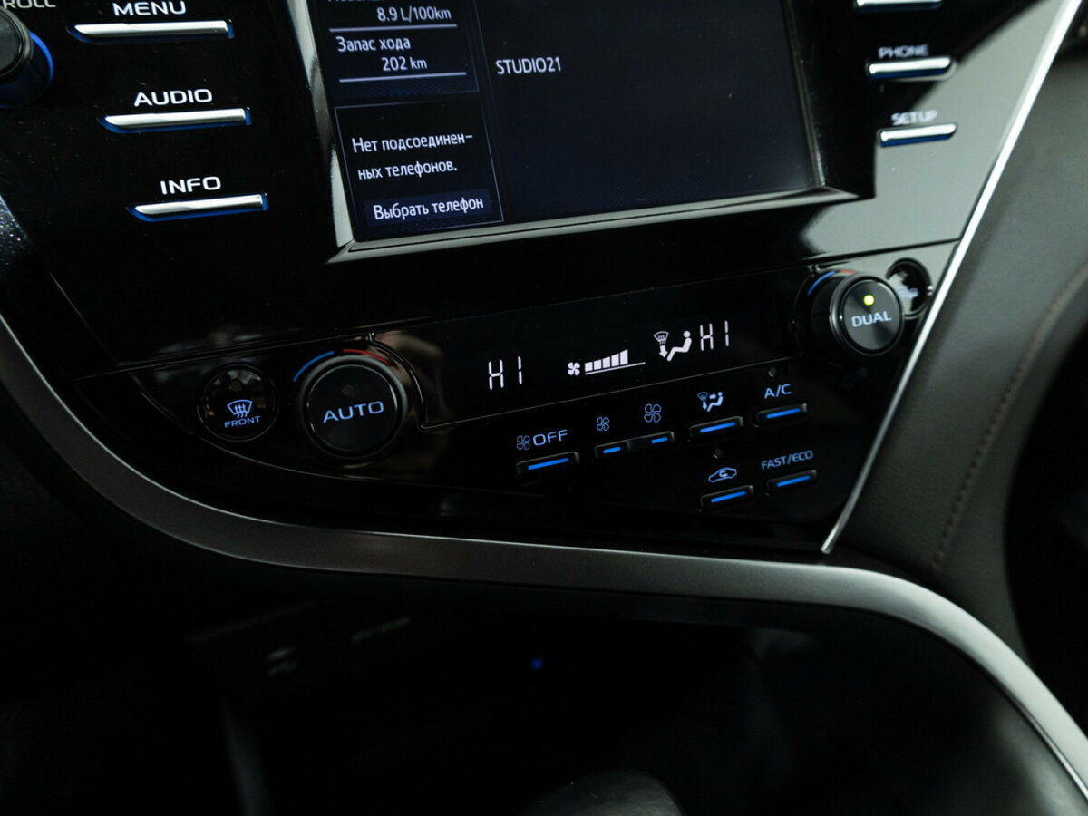 Toyota Camry с пробегом — 2018 год. Фото: #14