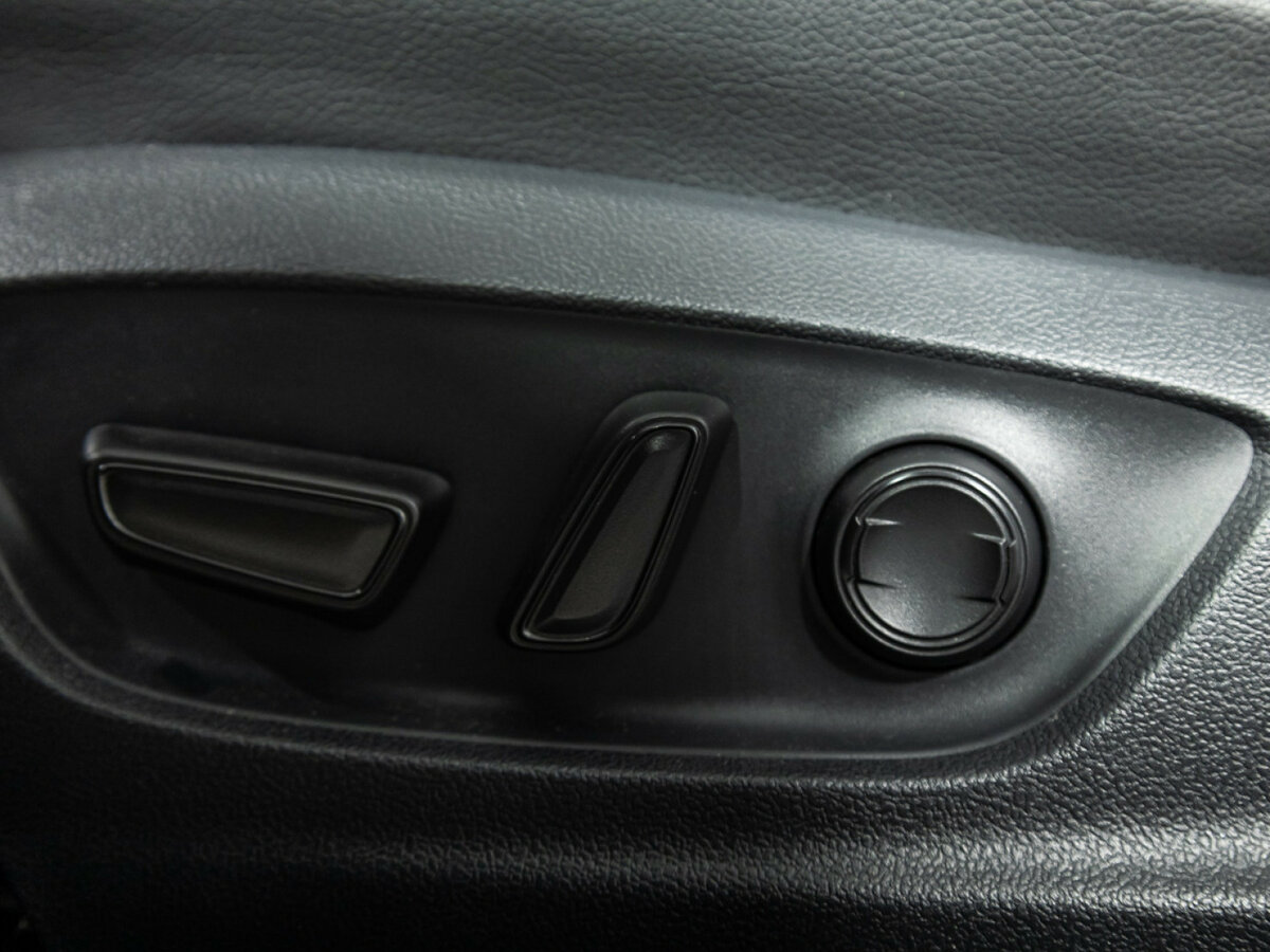 Toyota Camry с пробегом — 2018 год. Фото: #15