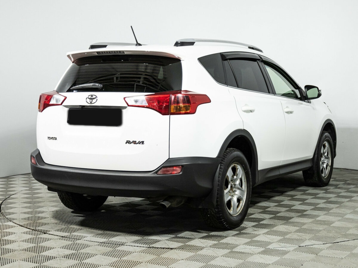 Toyota RAV4 с пробегом — 2014 год. Фото: #3