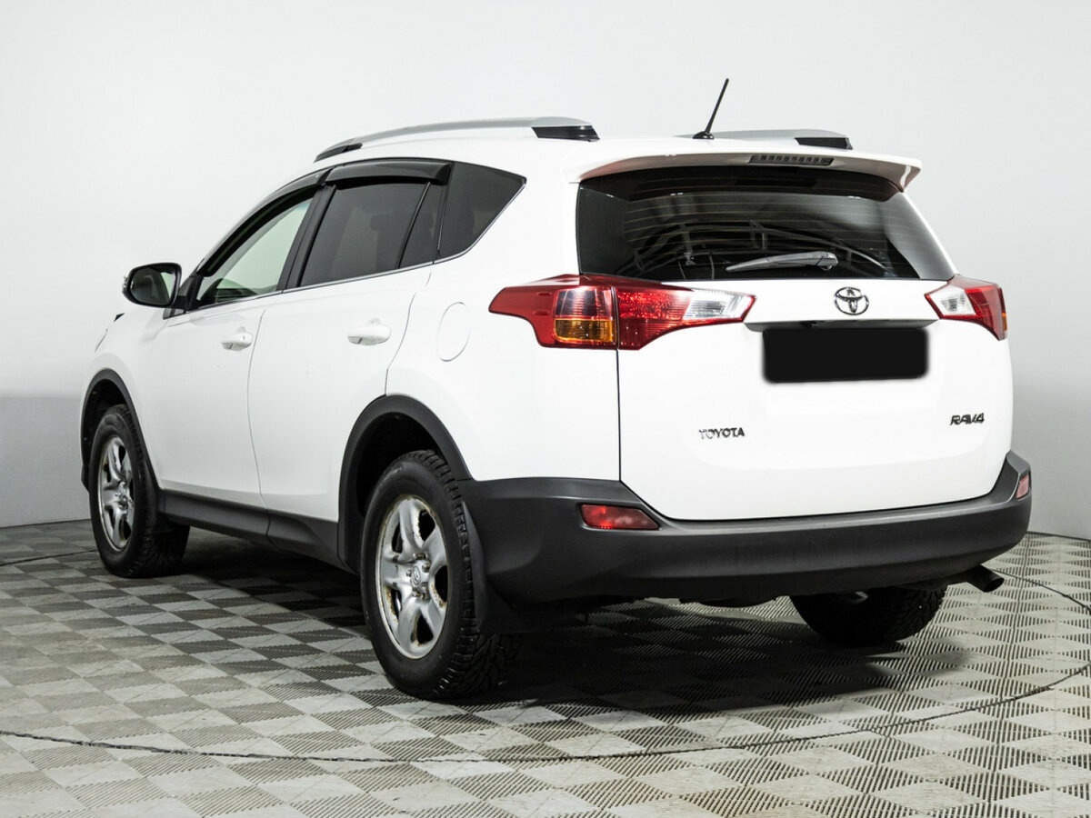 Toyota RAV4 с пробегом — 2014 год. Фото: #5