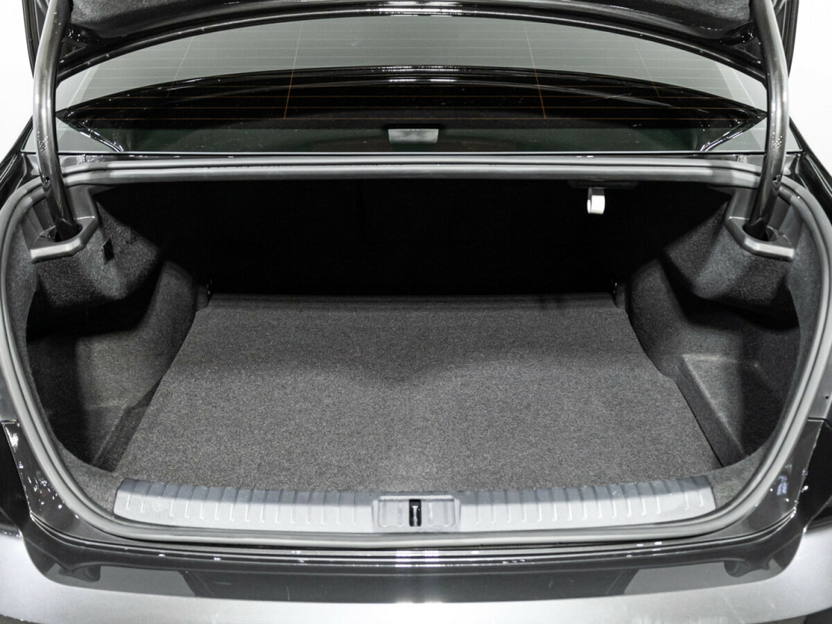 Volkswagen Passat с пробегом — 2021 год. Фото: #19