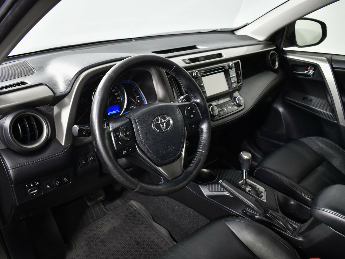Toyota RAV4 с пробегом — 2013 год. Фото: #8