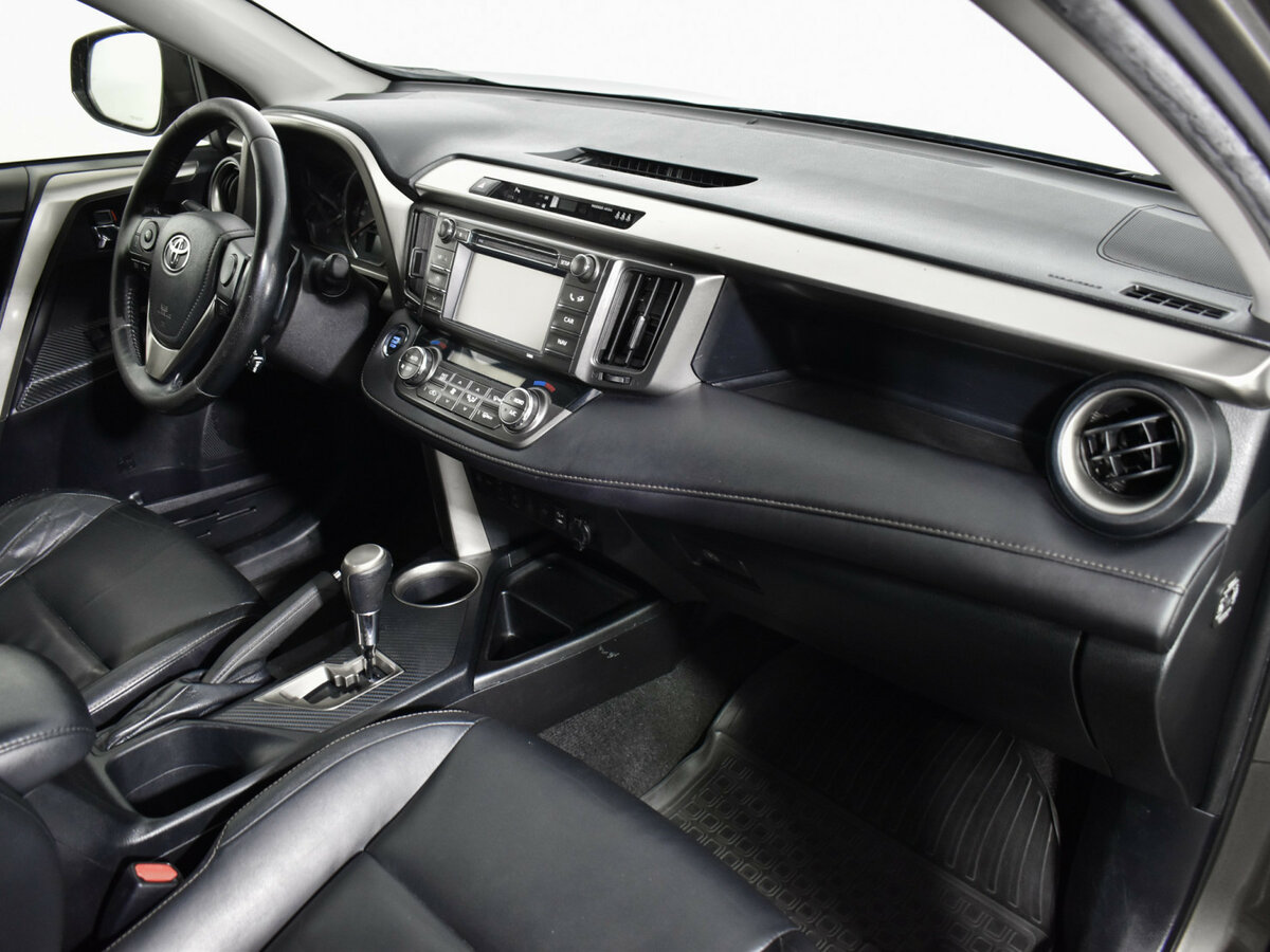 Toyota RAV4 с пробегом — 2013 год. Фото: #11
