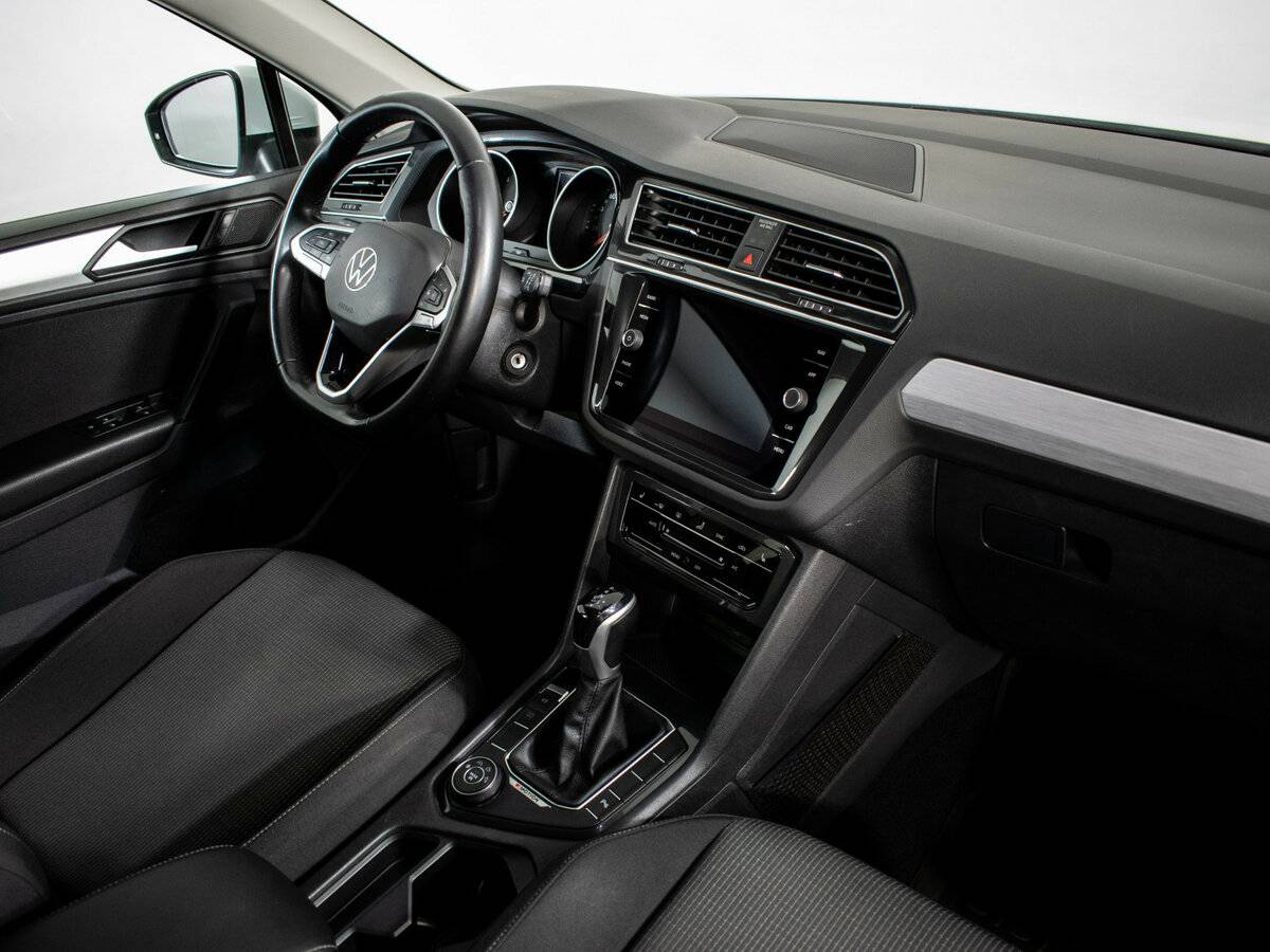 Volkswagen Tiguan с пробегом — 2022 год. Фото: #9