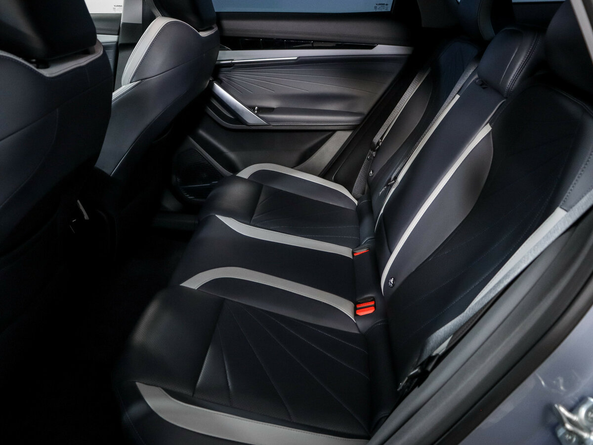 Geely Atlas с пробегом — 2023 год. Фото: #9