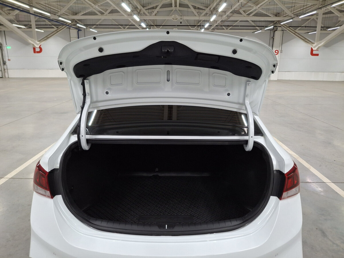 Hyundai Solaris с пробегом — 2017 год. Фото: #9