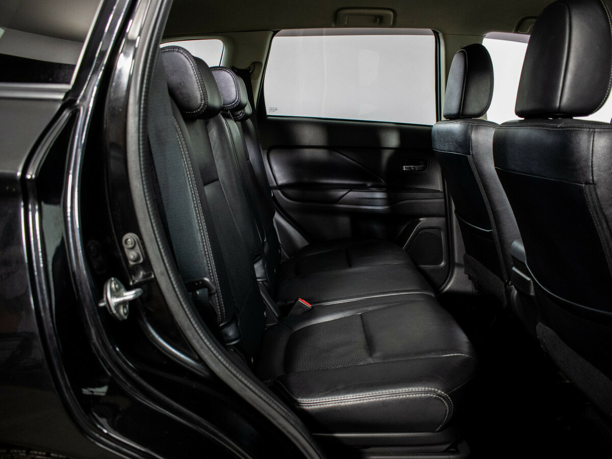 Mitsubishi Outlander с пробегом — 2013 год. Фото: #8