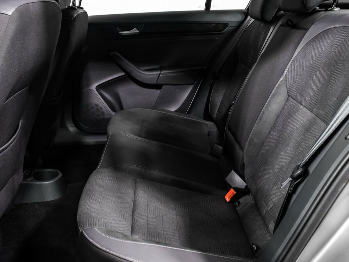 Volkswagen Polo с пробегом — 2020 год. Фото: #11