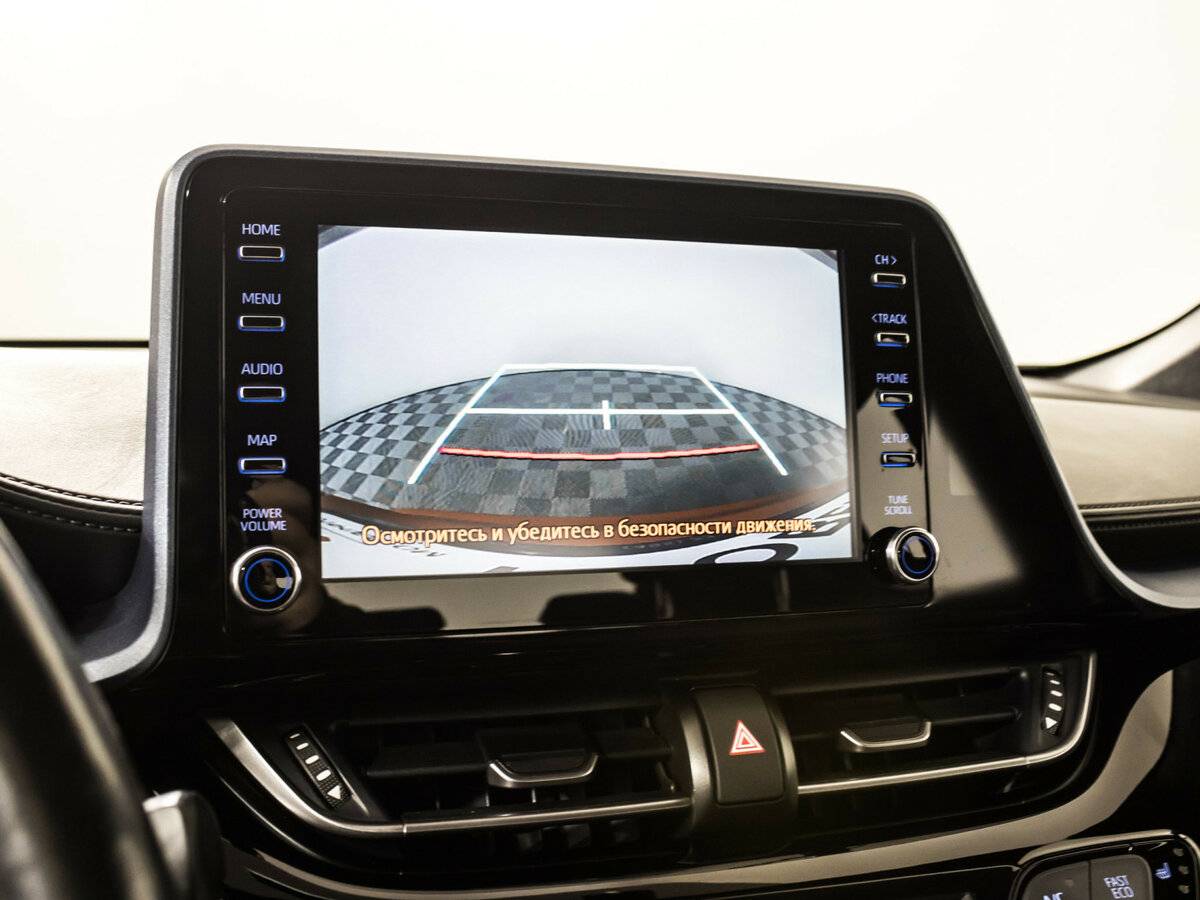 Toyota C-HR с пробегом — 2019 год. Фото: #12