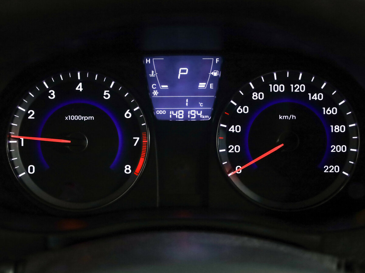 Hyundai Solaris с пробегом — 2013 год. Фото: #10