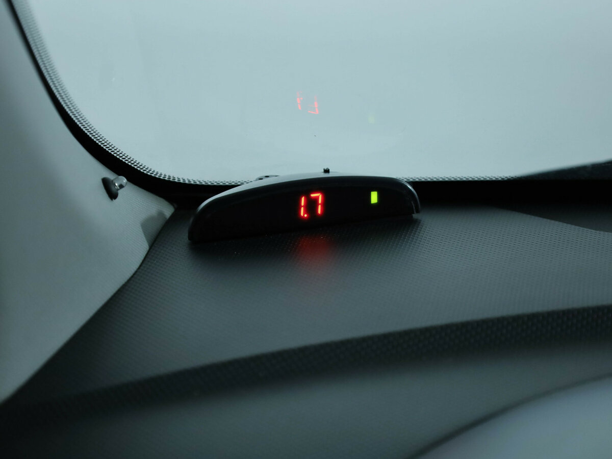 Hyundai Solaris с пробегом — 2013 год. Фото: #16