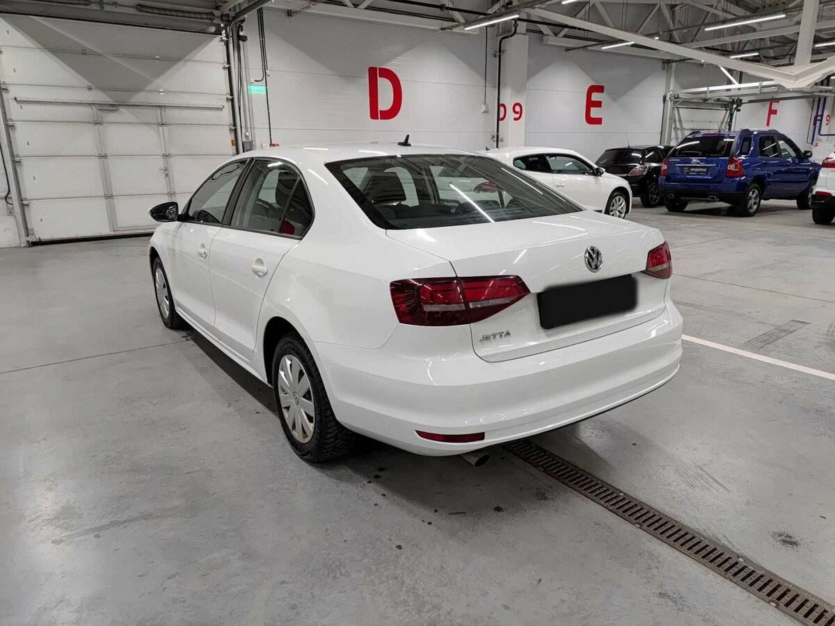 Volkswagen Jetta с пробегом — 2016 год. Фото: #6