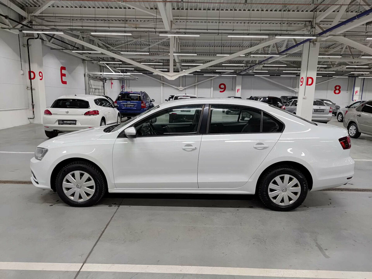 Volkswagen Jetta с пробегом — 2016 год. Фото: #7