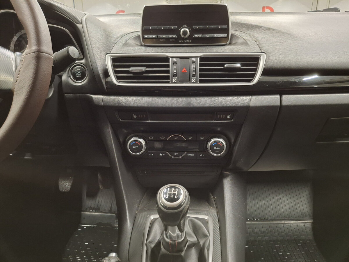 Mazda 3 с пробегом — 2014 год. Фото: #14