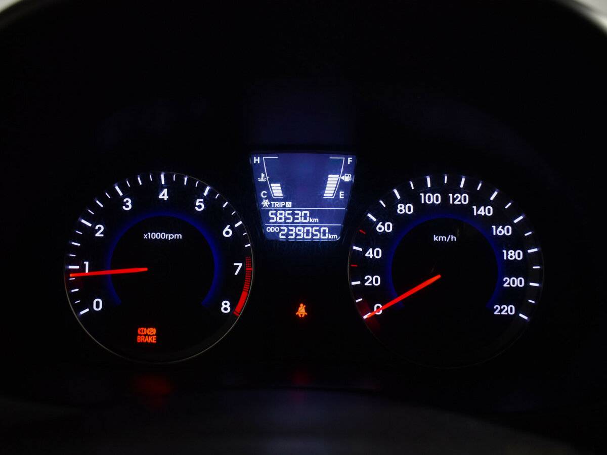 Hyundai Solaris с пробегом — 2014 год. Фото: #19