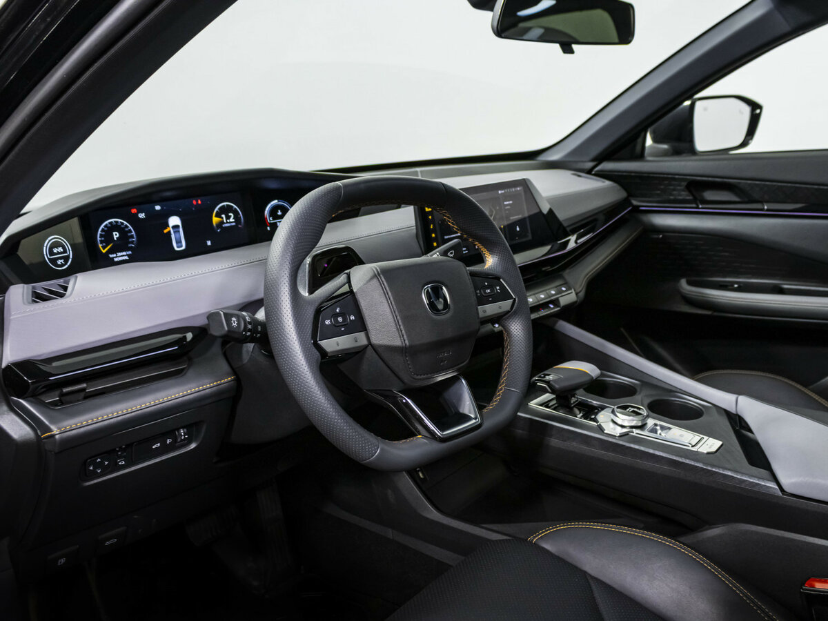 Changan UNI-V с пробегом — 2023 год. Фото: #9