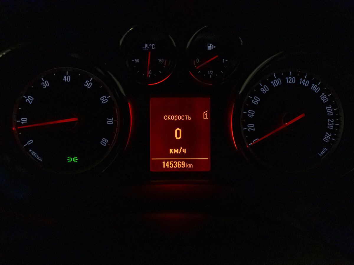 Opel Astra с пробегом — 2013 год. Фото: #9